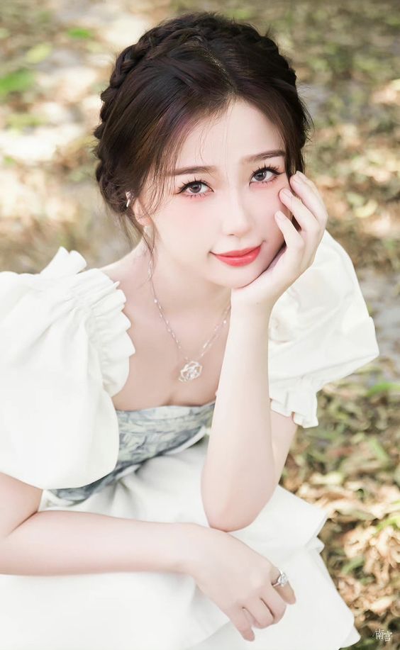 Tử vi ngày mai, thứ Ba 6/5/2025: 3 con giáp giàu sang may mắn ngút trời, hóa Rồng hóa Phượng, thăng hạng phú quý, sống trong nhung lụa - Ảnh 1